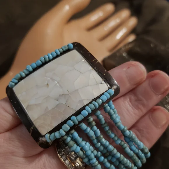 Turquoise Color Beaded Mother of Pearl Shell Stretchy Bracelet - Picture 6 of 7